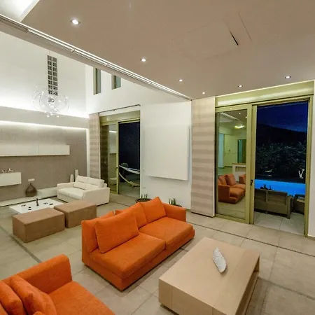 Filerimos Oasis Luxury וילה יאליסוס