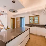 Filerimos Oasis Luxury וילה יאליסוס