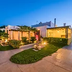 Filerimos Oasis Luxury יאליסוס